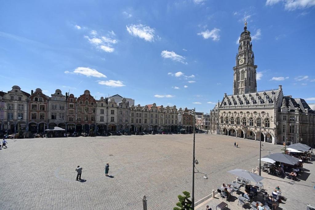 La Cour Des Grands Bed & Breakfast Arras Eksteriør bilde